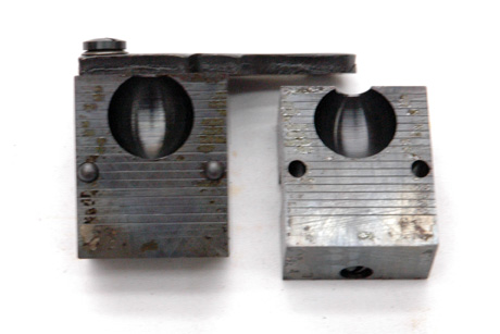 CA0808 Lyman Round Ball Mould - .690